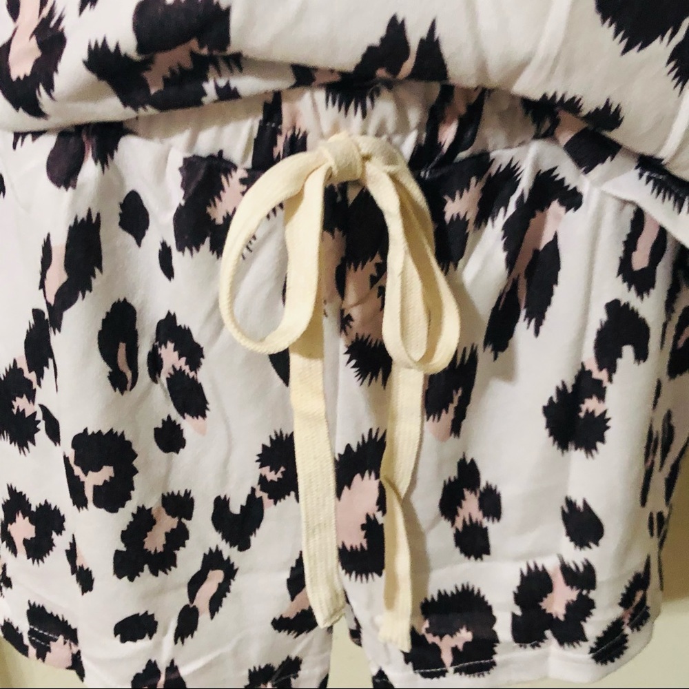 Leopard print loungewear w/ pockets Closet Clean Out Donating next Week - Picture 4 of 7
